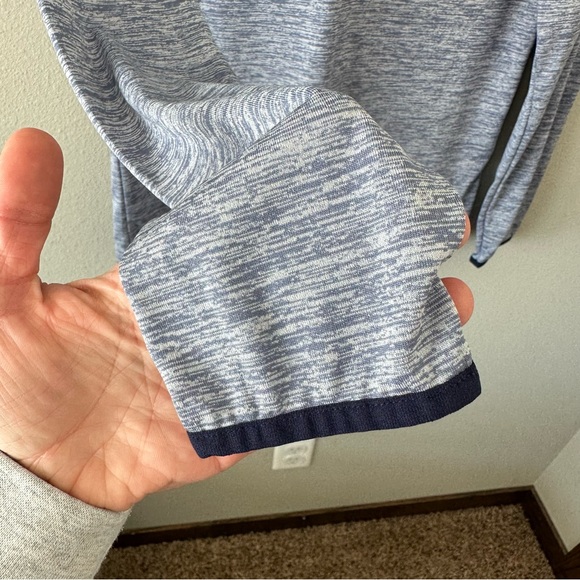 Under Armour Women’s Blue Loose Heat Gear Hooded Athletic Sweatshirt Size Medium - Picture 3 of 8